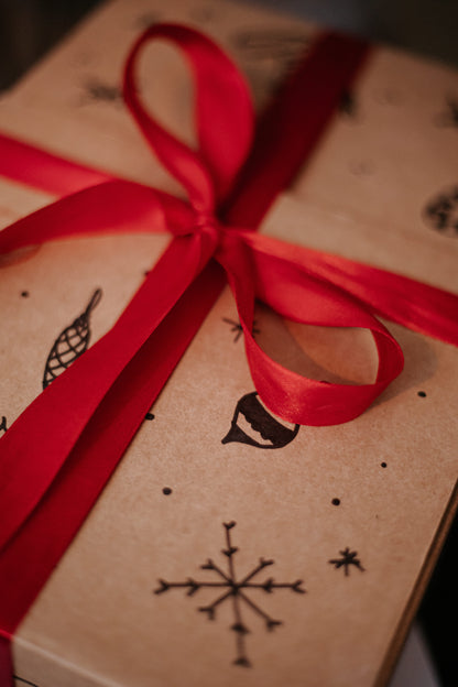 The Wine & Ceramic Box | Handmade Gift Set Large