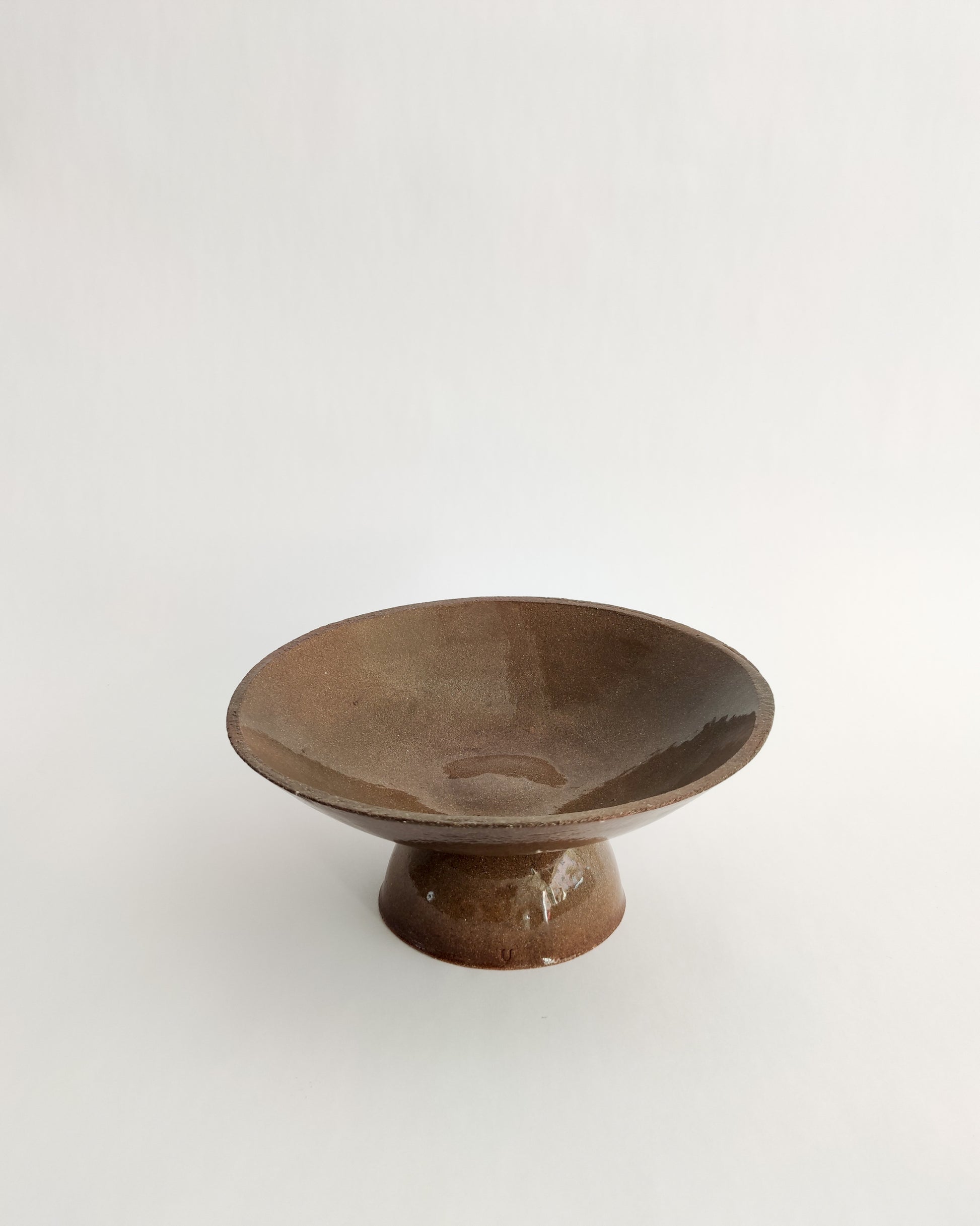 UrsulaCeramica_HourglassFlatBowl_Brown_1