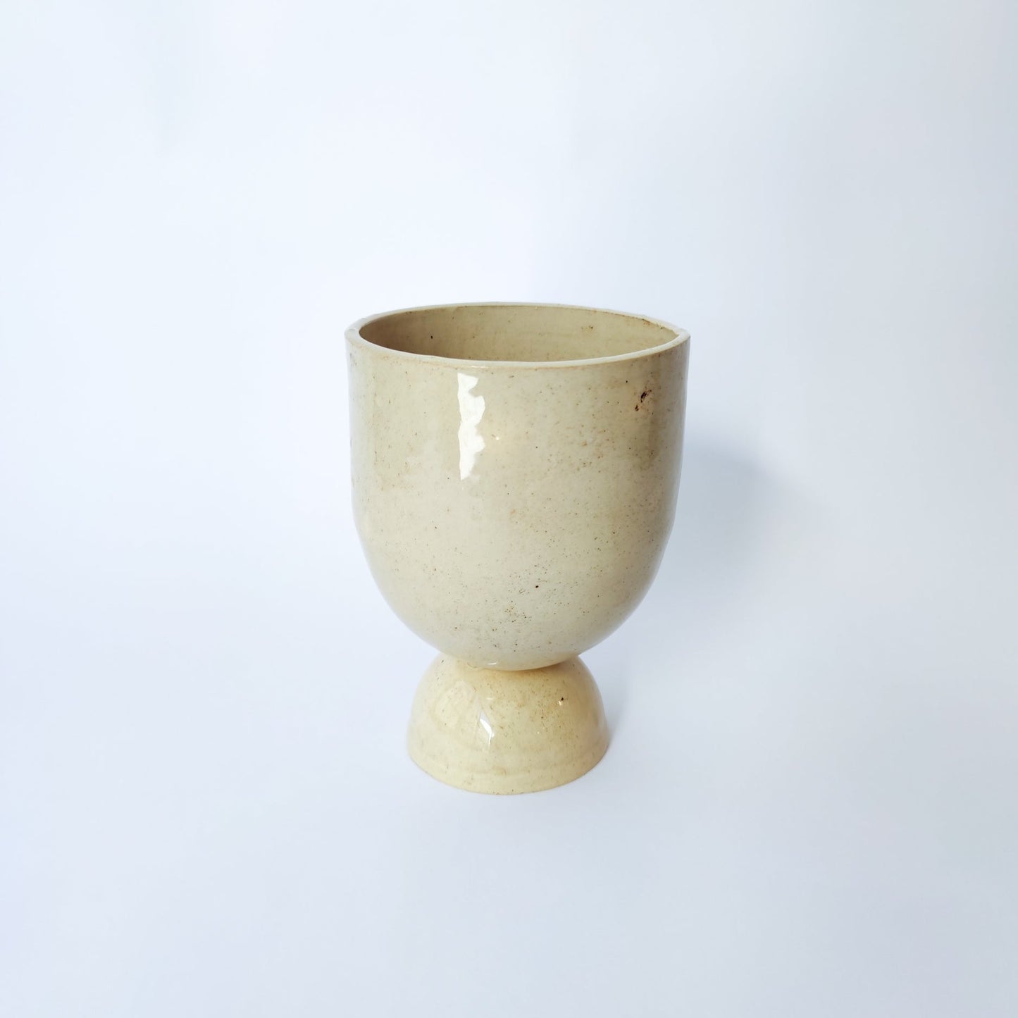 Hourglass White Planter