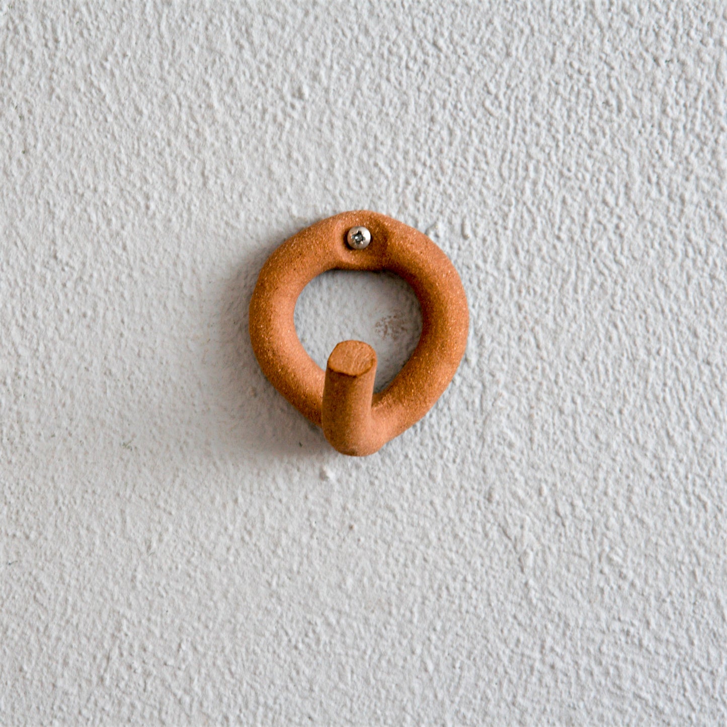 Ceramic wall hanger